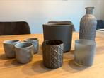 Gratis woonaccessoires grijs, Tuin en Terras, Bloempotten, Ophalen, Gebruikt, Rond, Minder dan 25 cm