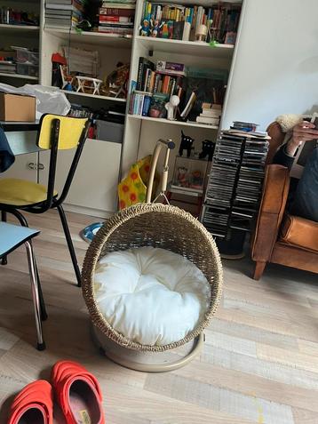 Nieuw ongebruikte schattige hangstoel voor kat / huisdier beschikbaar voor biedingen