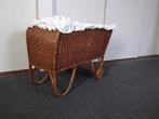 Antieke rieten wieg met matras en hemel, Kinderen en Baby's, Babywiegjes en Ledikanten, Ophalen of Verzenden, Gebruikt, Wieg