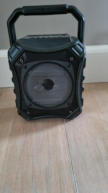 Kleine muziek box beschikbaar voor biedingen