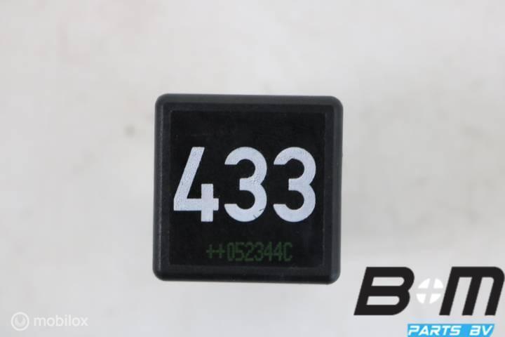 Relais 433 VW Golf 5 3D0951253A, Auto-onderdelen, Overige Auto-onderdelen, Gebruikt
