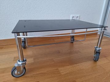 TV trolley Retro Dutch Design beschikbaar voor biedingen