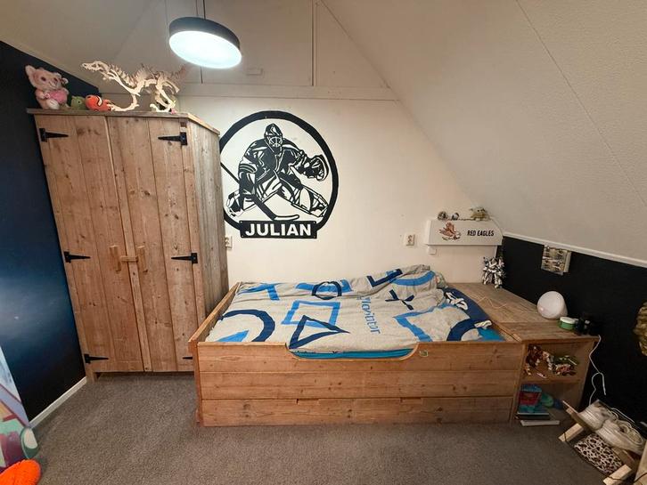 Kinderbed steigerhout met kledingkast, Huis en Inrichting, Slaapkamer | Complete slaapkamers, Zo goed als nieuw, Eenpersoons, Ophalen