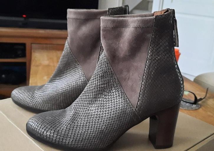 Nieuwe Gabor leren laarzen, maat 39, Kleding | Dames, Schoenen, Nieuw, Lage of Enkellaarzen, Grijs, Ophalen of Verzenden