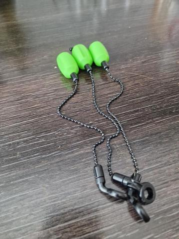 3 X FOX HANGERS GREEN MET RVS LIJNCLIPS KETTINGEN HOCKEYSTIC beschikbaar voor biedingen