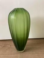 Groene facet geslepen glazen vaas art deco, Gebruikt, Ophalen of Verzenden, Glas, Minder dan 50 cm