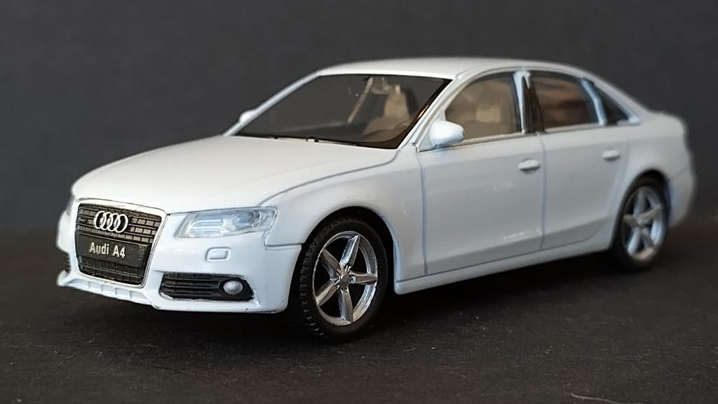 Audi A4 B8 1:43 Welly Pol, Overige merken, Auto, Verzenden, .