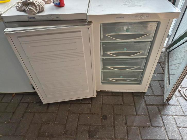 Leuke miele tafelmodel vrieskast met 4 laden A+, Huis en Inrichting, Keuken | Keukenbenodigdheden, Gebruikt, Ophalen