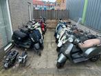 Te koop partij opknap/sloop scooters + 2 kratten onderdelen, Fietsen en Brommers, Snorfietsen en Snorscooters, Gebruikt, Benzine