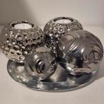 Zilverkleurige decoratie set: dienblad, houders, ballen, Ophalen of Verzenden, Zo goed als nieuw, Metaal, Grijs