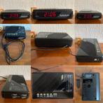 Vintage zwart wekkerradio met rode digitale eighties cijfers, Huis en Inrichting, Woonaccessoires | Klokken, Ophalen of Verzenden