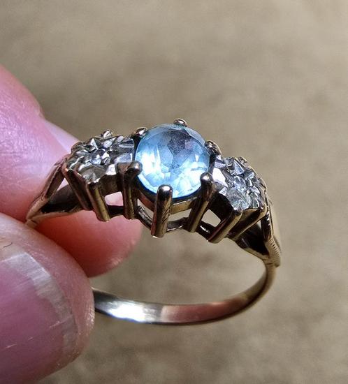 Gouden Ring met Lichtblauwe Edelsteen & Diamantjes, Sieraden, Tassen en Uiterlijk, Ringen, Gebruikt, Dame, Kleiner dan 17, Goud
