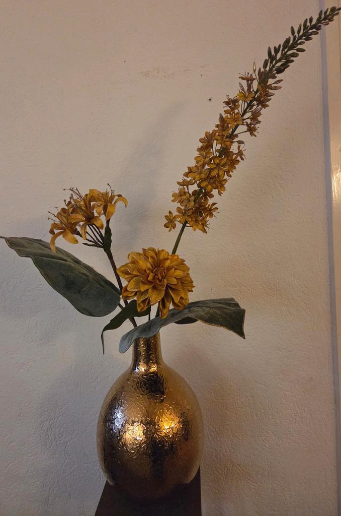 Grote Des Pots Gloriosa vaas met zijden kunstbloemen, Huis en Inrichting, Woonaccessoires | Vazen, Zo goed als nieuw, Overige kleuren