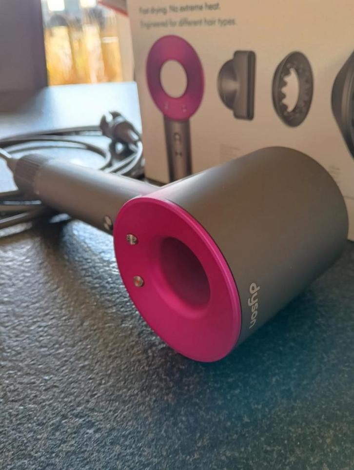 Dyson Supersonic föhn Iron Fuchsia, Sieraden, Tassen en Uiterlijk, Uiterlijk | Haarverzorging, Zo goed als nieuw, Föhn of Haardroger