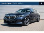 BMW i5 eDrive40 High Executive M Sport / Adaptieve LED / Par, Auto's, BMW, Automaat, 2095 kg, Achterwielaandrijving, Zwart