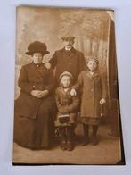 Fotokaart- familie-moeder-kind- meisje-snel fotografie Gruno, Ophalen of Verzenden, Voor 1940, Overige onderwerpen, Foto