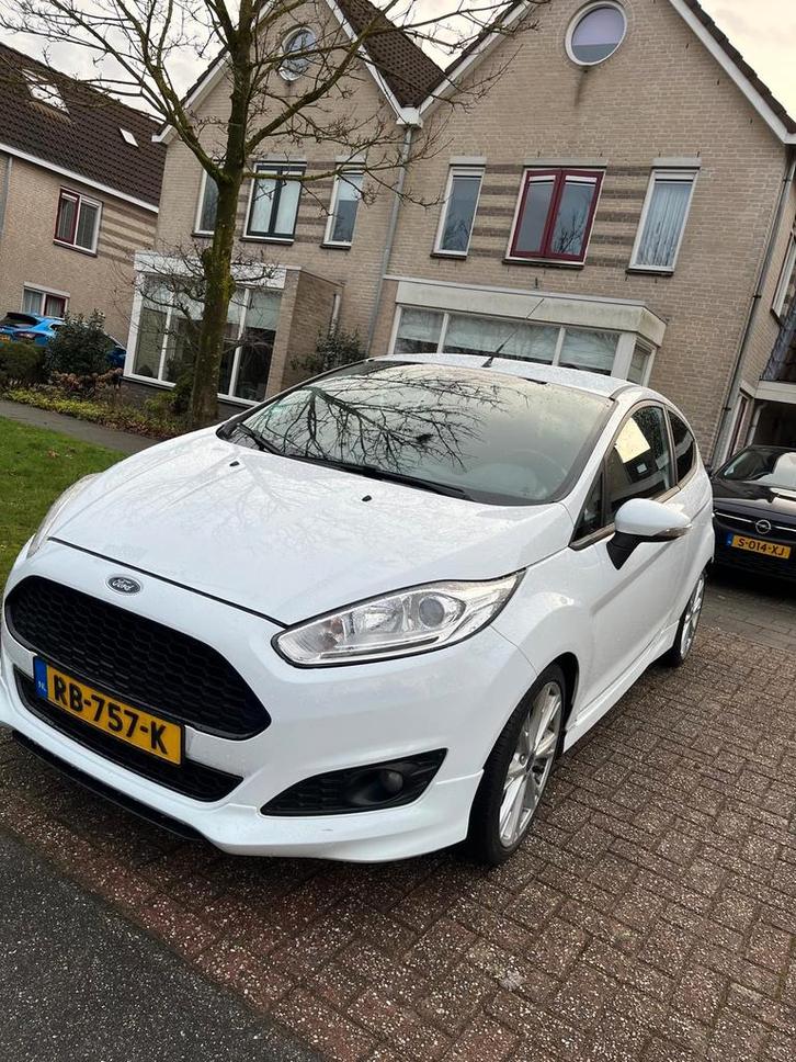 Ford Fiësta 1.0 92KW/125PK 3D 2013 Wit, Auto's, Ford, Particulier, Fiësta, ABS, Adaptieve lichten, Airbags, Airconditioning, Alarm