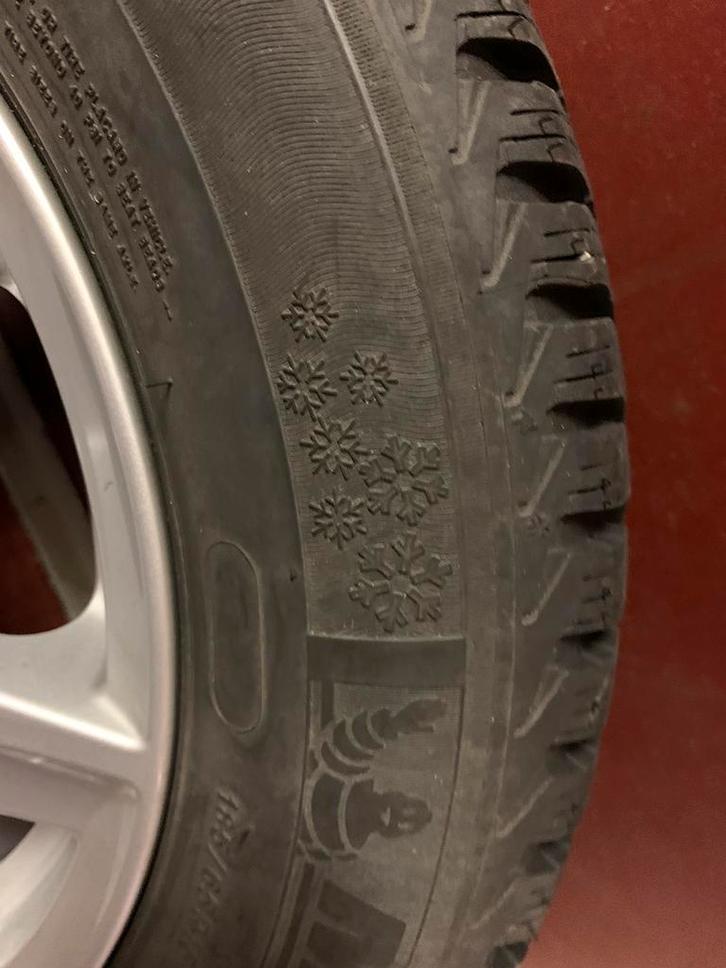4 Michelin winterbanden incl alu velgen mt 185/65 R15, Auto-onderdelen, Banden en Velgen, Winterbanden, 15 inch, 185 mm, Ophalen of Verzenden