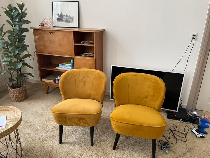 Okergeel - okergele items voor in huis - stoelen/vazen, Huis en Inrichting, Stoelen, Gebruikt, Twee, Stof, Overige kleuren, Ophalen of Verzenden