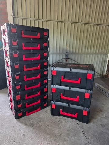 Milwaukee kisten beschikbaar voor biedingen