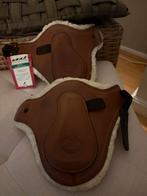 Nieuwe DMS strijklappen met wol, maat full, bruin, Dieren en Toebehoren, Ophalen of Verzenden, Nieuw, Springen