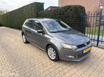 Volkswagen Polo 1.2-12V SLECHTS 117.000 KM MET NAVIGATIE, Voorwielaandrijving, Euro 5, 967 kg, Gebruikt