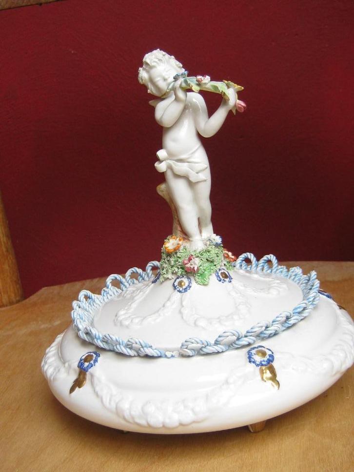 Engel dekselschaal bloemetjes Italy, Antiek en Kunst, Curiosa en Brocante, Verzenden