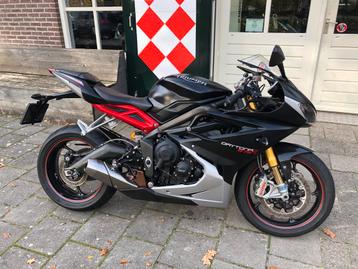 Triumph DAYTONA 675 R ABS (bj 2015) beschikbaar voor biedingen