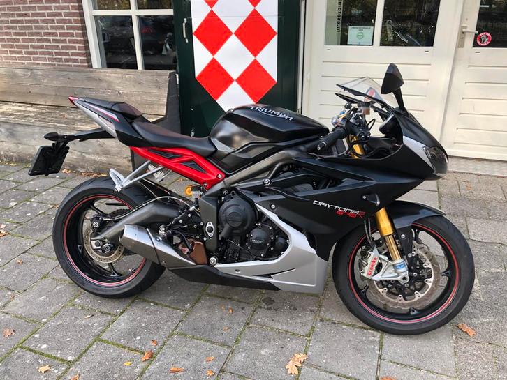 Triumph DAYTONA 675 R ABS (bj 2015), Motoren, Motoren | Triumph, Bedrijf, Super Sport