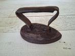 Antiek gietijzeren strijkijzer, Antiek en Kunst, Antiek | Gereedschap en Instrumenten, Ophalen