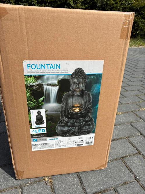 Buddha Fontein met LED verlichting – Nieuw in doos – €75, Tuin en Terras, Waterpartijen en Fonteinen, Zo goed als nieuw, Fontein