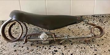 Vintage fiets zadel  beschikbaar voor biedingen