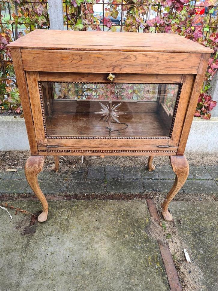 Antiek kastje met glazen deur, Antiek en Kunst, Antiek | Meubels | Kasten, Ophalen