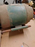Elektrische motor 220 volt, Doe-het-zelf en Verbouw, Ophalen, Gebruikt, Elektromotor, 1800 rpm of meer