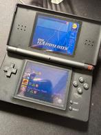 Nintendo DS Lite inclusief een hoop spellen op SD, Spelcomputers en Games, Spelcomputers | Nintendo DS, Ophalen, Zo goed als nieuw