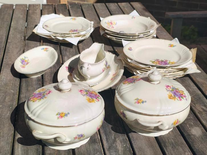 Bavaria diner servies bloemenmotief, Antiek en Kunst, Antiek | Servies compleet, Ophalen of Verzenden