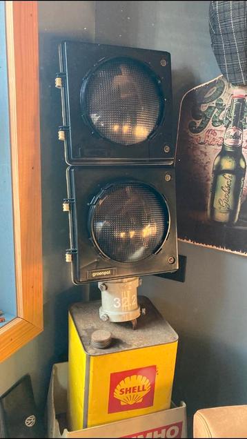 Gaaf oud stoplicht mancave beschikbaar voor biedingen