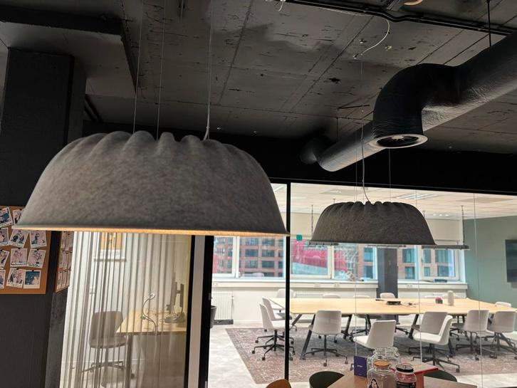 2x DeVorm Fost Akoestische Lampen - Zo Goed Als Nieuw!, Huis en Inrichting, Lampen | Hanglampen, Zo goed als nieuw, Stof, Ophalen