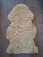 Mooi crème wit schapen kleed, Ophalen of Verzenden, Onbekend, Gevondenengemaakt@gmail.com, Onbekend