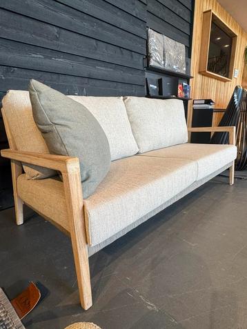 Loungebank Julia 4 Seasons Outdoor showroom model beschikbaar voor biedingen