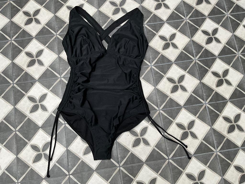 Dames badpak van het merk BEACHWAVE. maat 44F, Kleding | Dames, Badmode en Zwemkleding, Nieuw, Badpak, Zwart, Ophalen of Verzenden