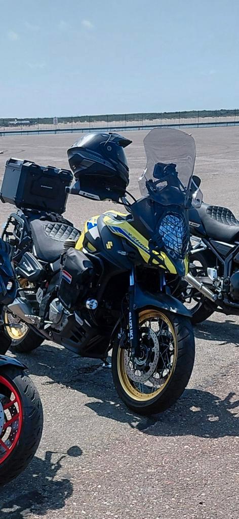 Suzuki v Strom 650 Xt 2023, Motoren, Motoren | Suzuki, Particulier, Toermotor, meer dan 35 kW, 2 cilinders, ABS, Handvatverwarming