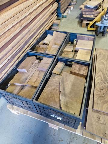 Notenhout (black walnut) reststukken