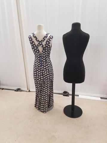 paspop halve schaal  beschikbaar voor biedingen