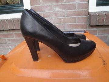 NIEUW!! Zwarte leren pumps TAMARIS maat 40  beschikbaar voor biedingen