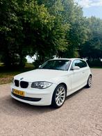 1 SERIE 120i APPLE CARPLAY, PANORAMA, FULL OPTIONS, 1-Serie, Achterwielaandrijving, Wit, Handgeschakeld