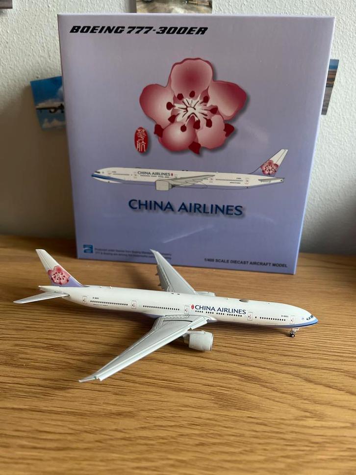 Boeing 777-300ER China Airlines flaps down 1:400, Verzamelen, Luchtvaart en Vliegtuigspotten, Nieuw, Schaalmodel, Ophalen of Verzenden