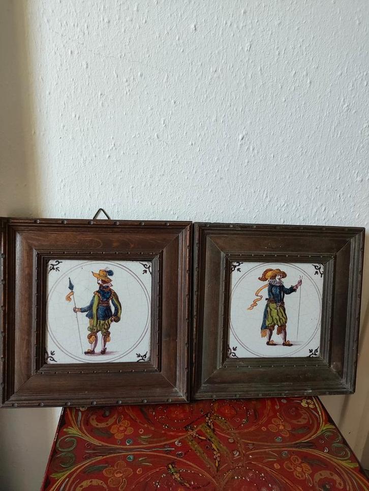 Twee prachtige oude ingelijste tegels, Antiek en Kunst, Antiek | Wandborden en Tegels, Verzenden