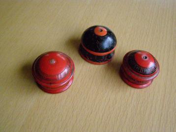 DRIE RONDE DEKSEL DOOSJES TURKIJE VINTAGE HOUT 4,5 x 3,5 cm beschikbaar voor biedingen
