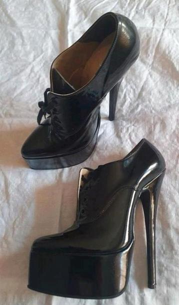 Zwarte lak high heels hoge hakken stilletto.Mt.37 beschikbaar voor biedingen